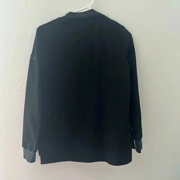 FIGS Bellery Scrub Jacket in Black - Picture 4 of 10